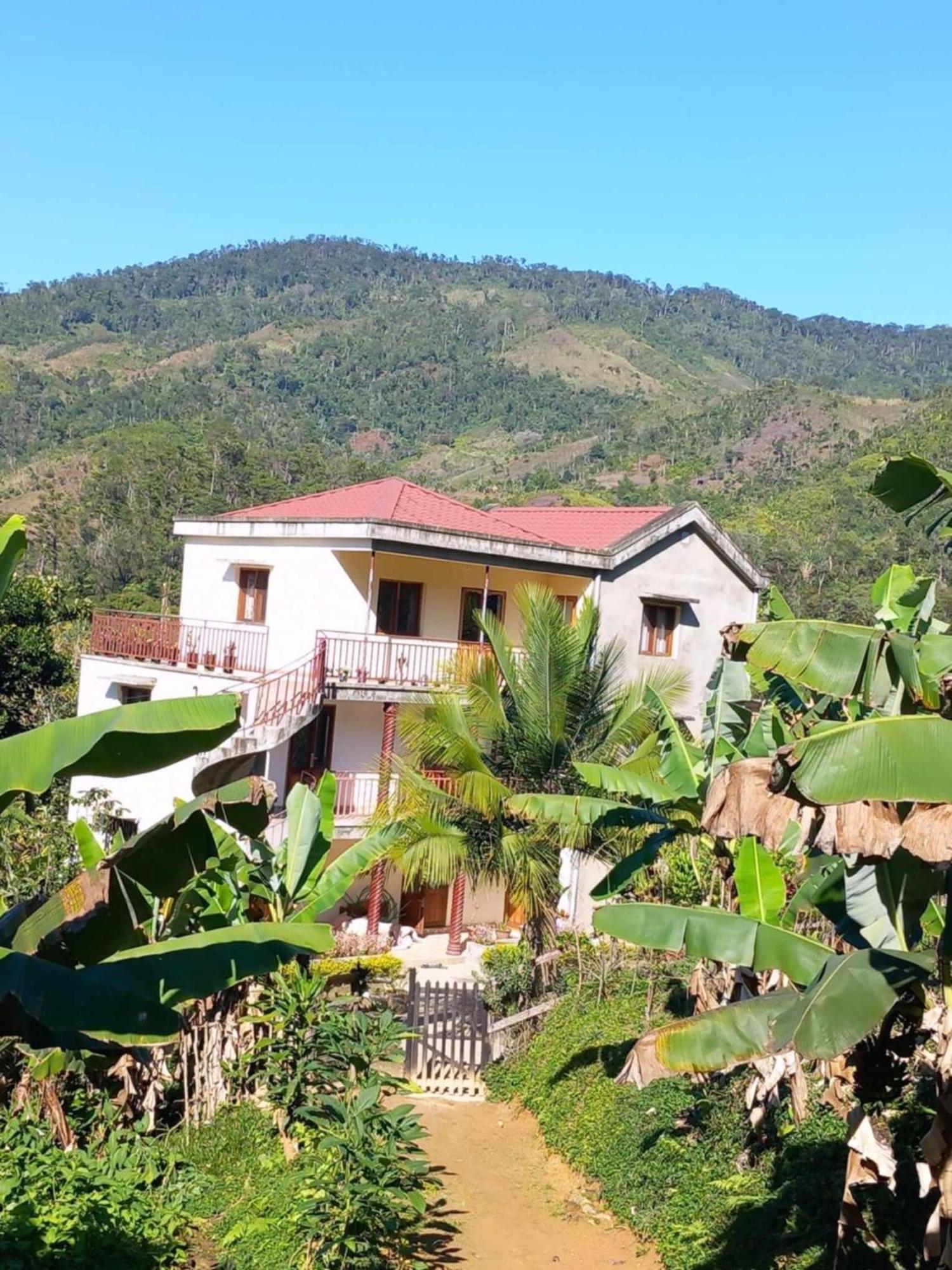 Chez Minerva Ranomafana Hotel Exterior photo